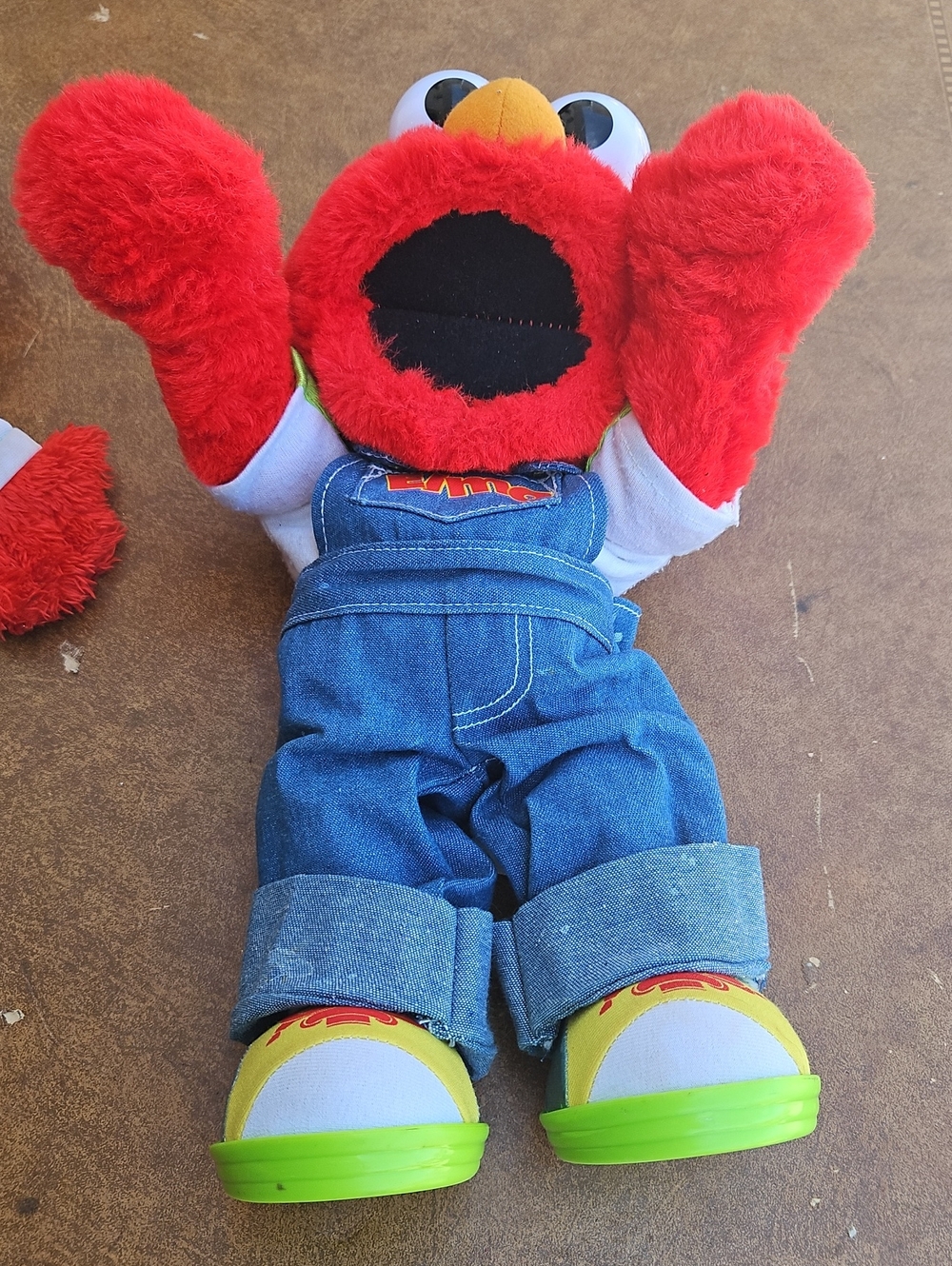 Elmo Toy Let's Pretend